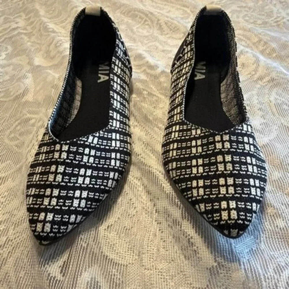Mia Women's Lissy Ballet Knit Flats size 6 Whimsi Goth